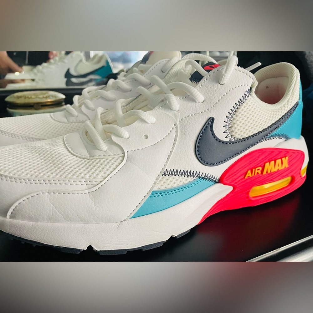 Nike Air Max “Dusty Cactus”White,Teal ,Pink
Laser Orange,Thunder Blue
11M - Picture 2 of 10